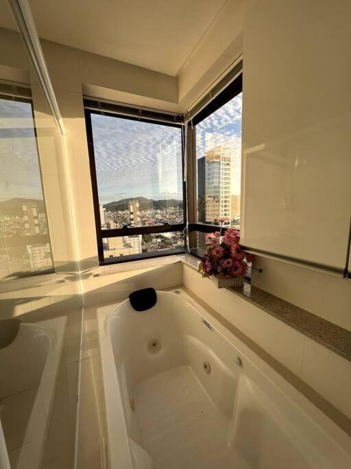 Apartamento No Centro, Com Vista Mar E Cristo Luz Balneário Camboriú Eksteriør billede